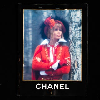 Item #8603 Chanel Autumn Winter 1993-1994. Chanel, Karl Lagerfeld, Claudia Schiffer, photos, model